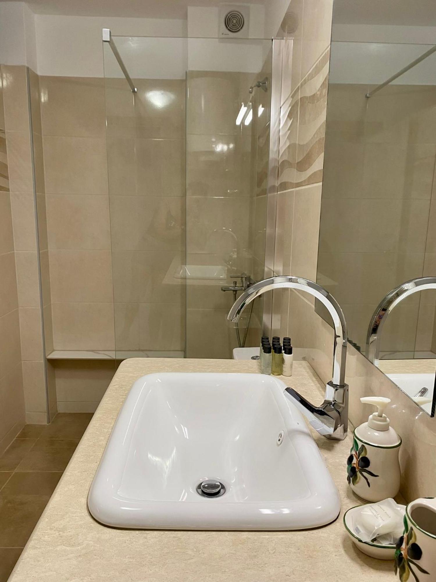 Arian Apartments Аргостолион Екстериор снимка